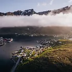 Reinefjorden Family House With Jacuzzi Вилла *