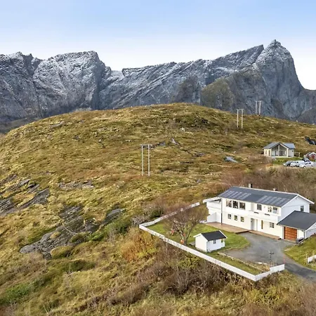 Reinefjorden Family House Villa *