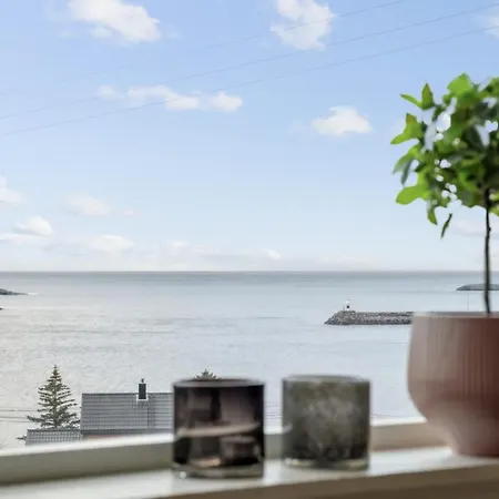 Reinefjorden Family House Villa
