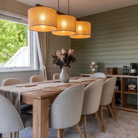 Villa Reinefjorden Family House With Jacuzzi