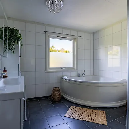 Reinefjorden Family House With Jacuzzi Willa Reine
