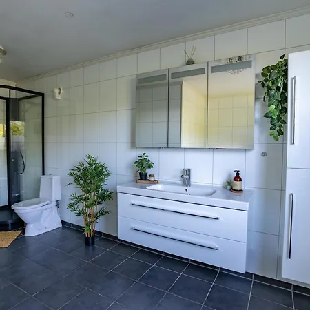 Willa Reinefjorden Family House With Jacuzzi