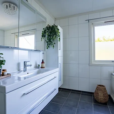 Reinefjorden Family House With Jacuzzi Willa