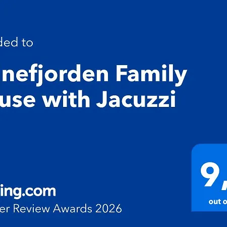 Reinefjorden Family House With Jacuzzi Вилла Рейне