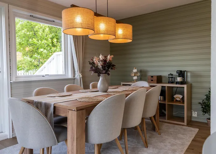 Villa Reinefjorden Family House With Jacuzzi