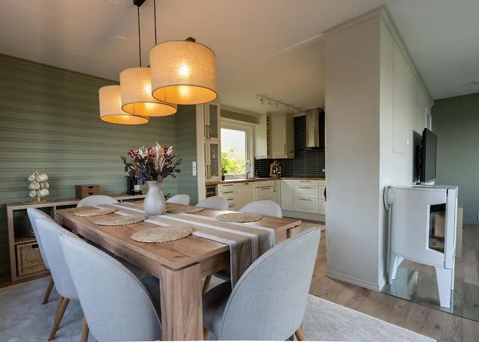 Reinefjorden Family House With Jacuzzi Villa