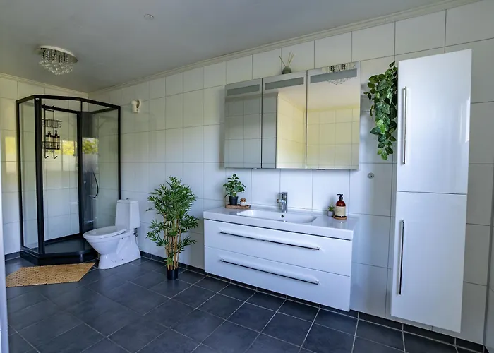 别墅 Reinefjorden Family House With Jacuzzi