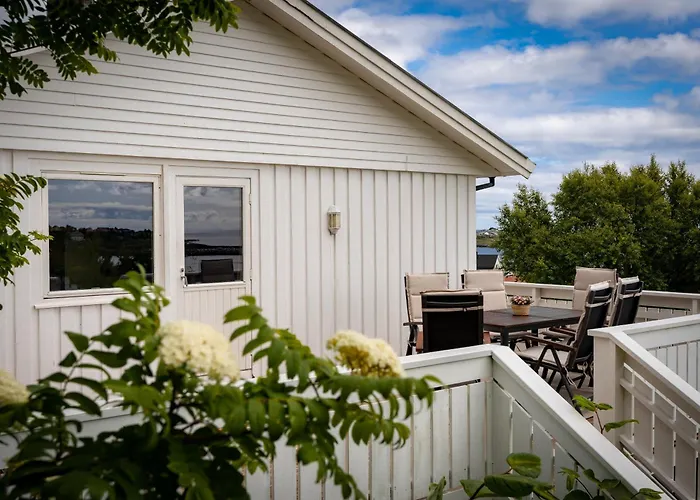 Reinefjorden Family House With Jacuzzi Villa